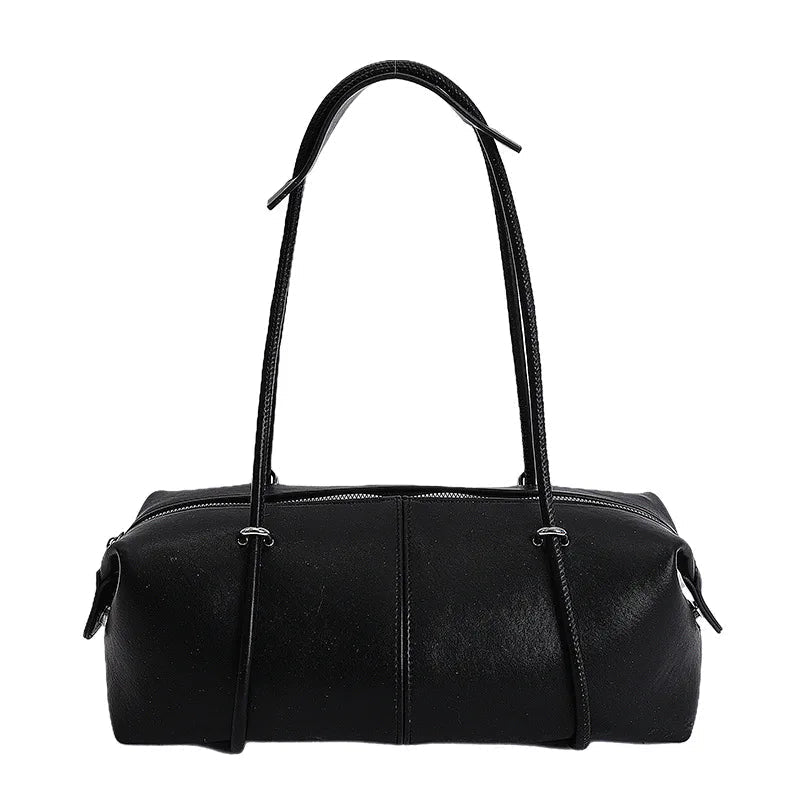 Ada Pillow Boston Bag in black – product shot