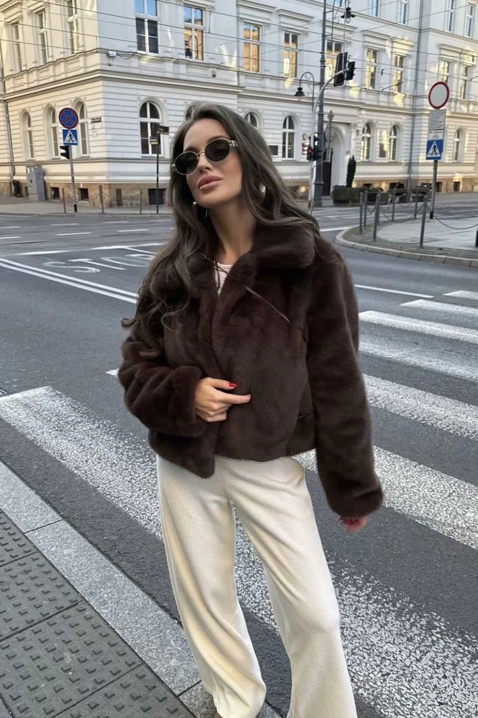 Abby korte jas met imitatiebontkraag
