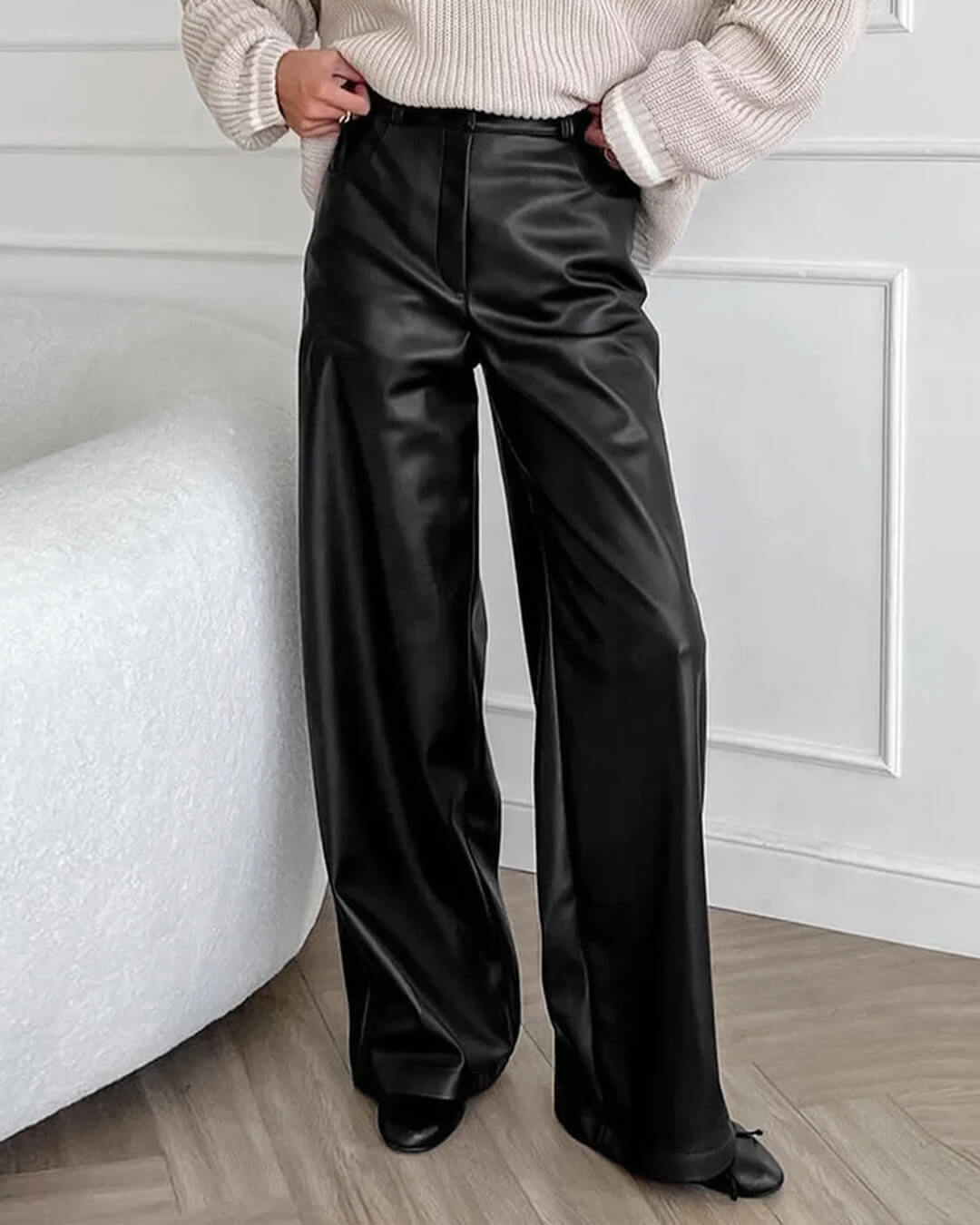 Ada leren broek met wijde pijpen