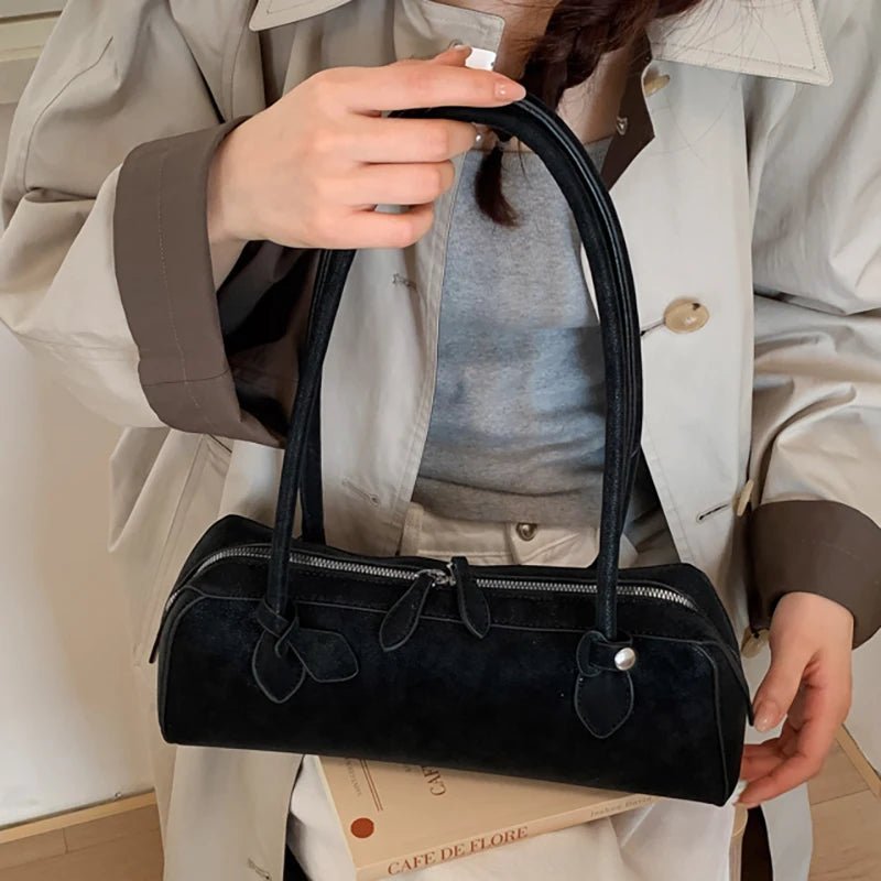 Adora baguettetas van suède