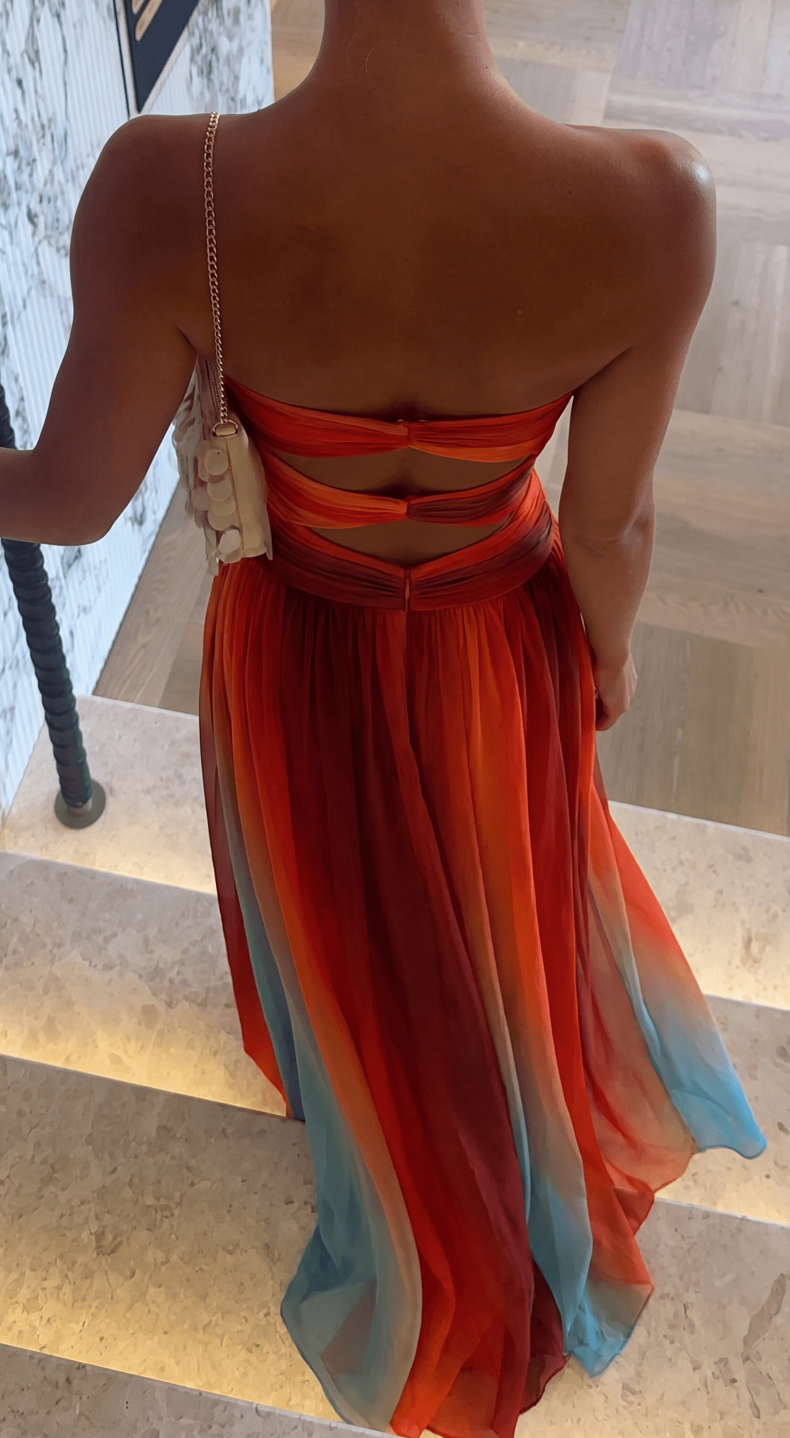 Aiselta maxijurk met knoopdetail