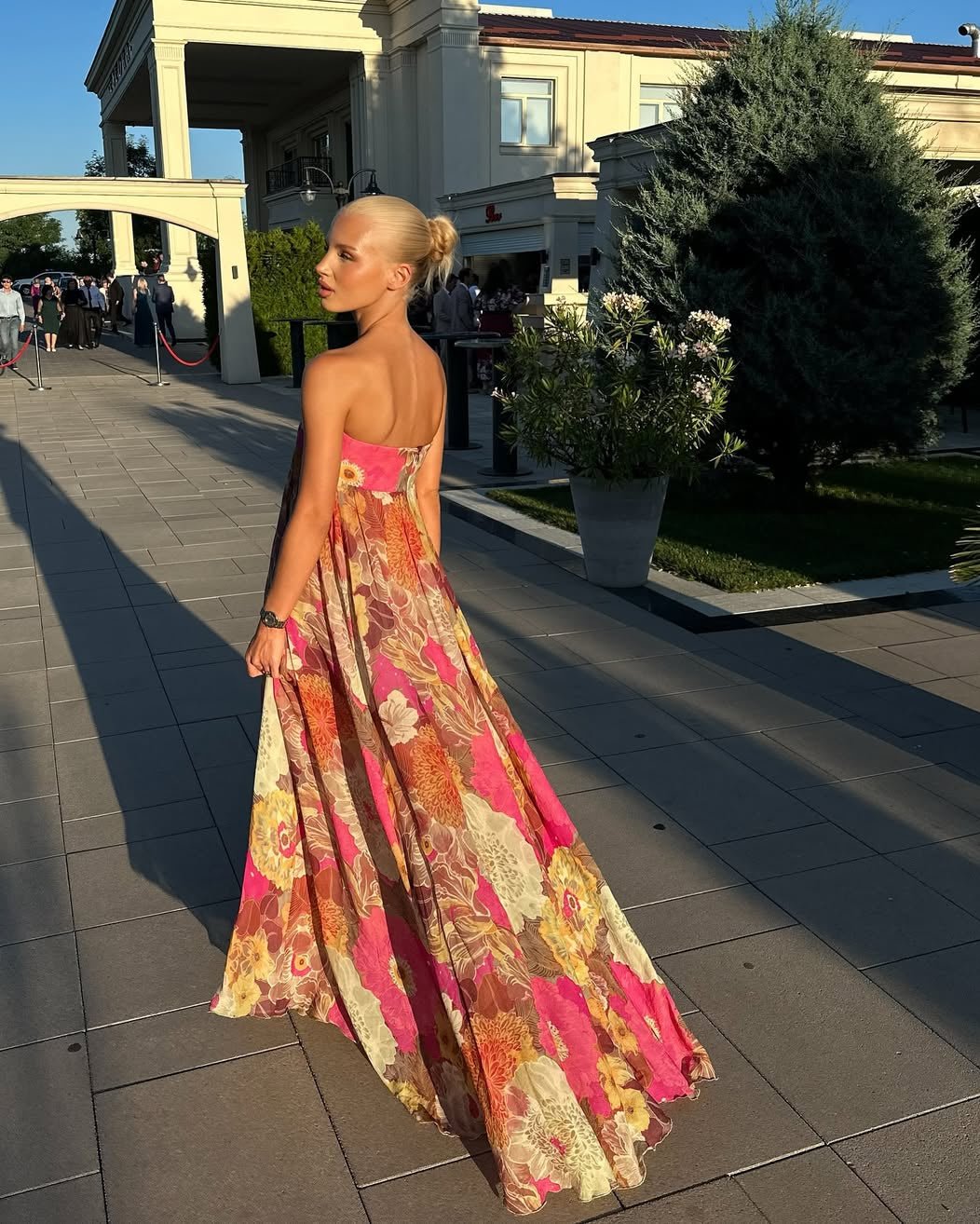 Amaya strapless maxi-jurk met bloemenprint
