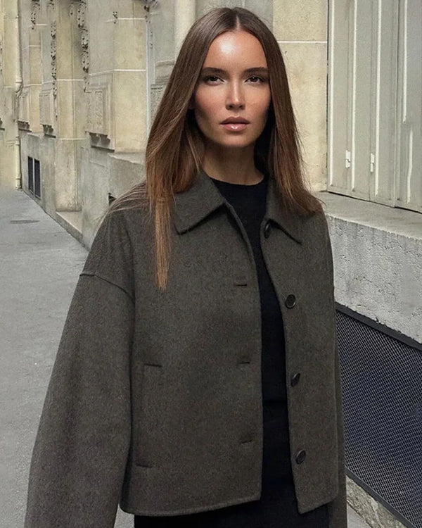 Angelina kort jasje met knopen