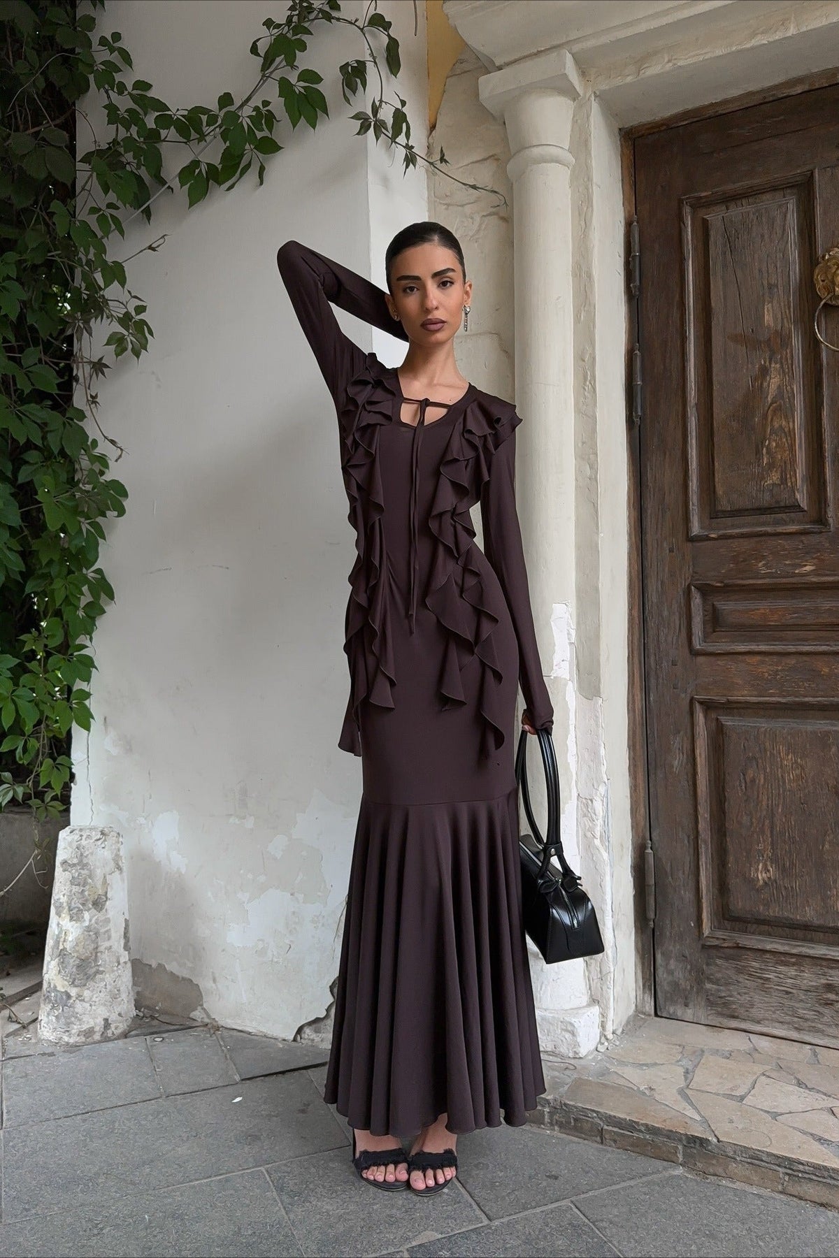Arielle maxi-jurk met ruches en lange mouwen