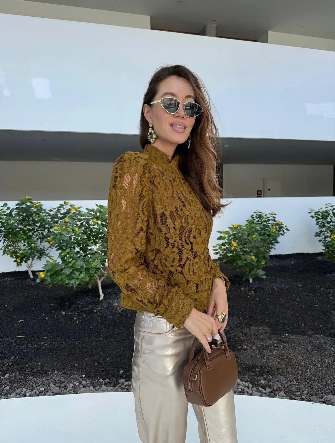 Azzurra blouse van kant met doorschijnend effect
