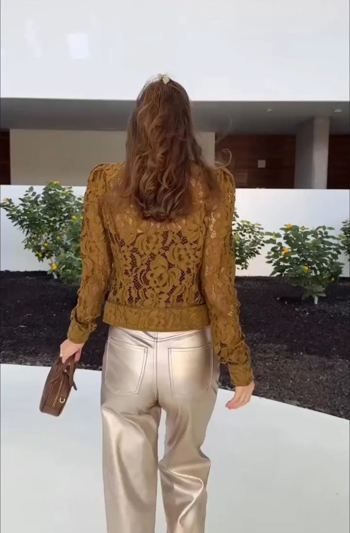 Azzurra blouse van kant met doorschijnend effect