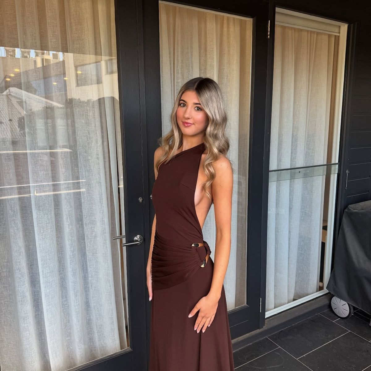 Celeste nauwsluitende maxi-jurk met één schouder