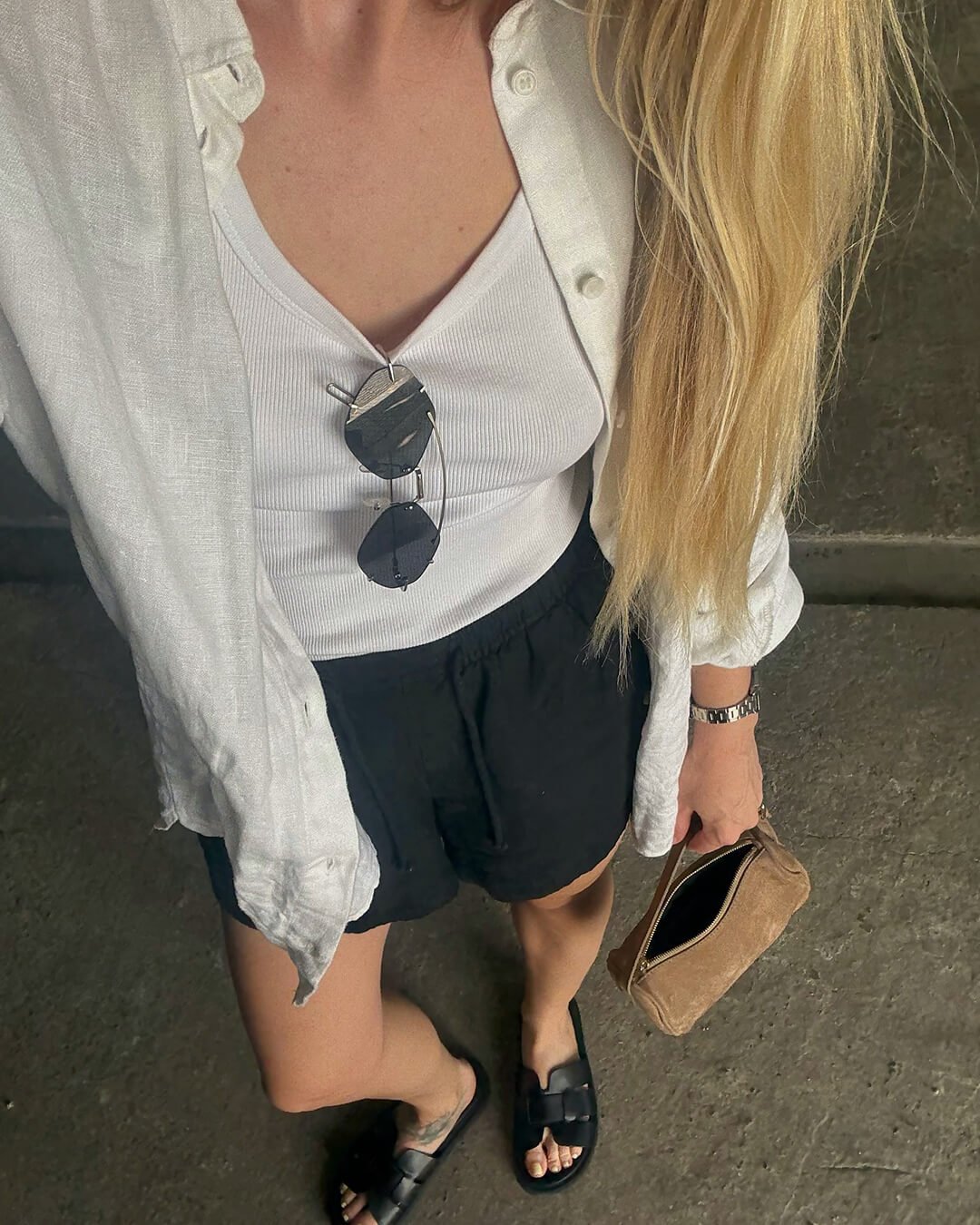 Danika mini-schoudertas van suède