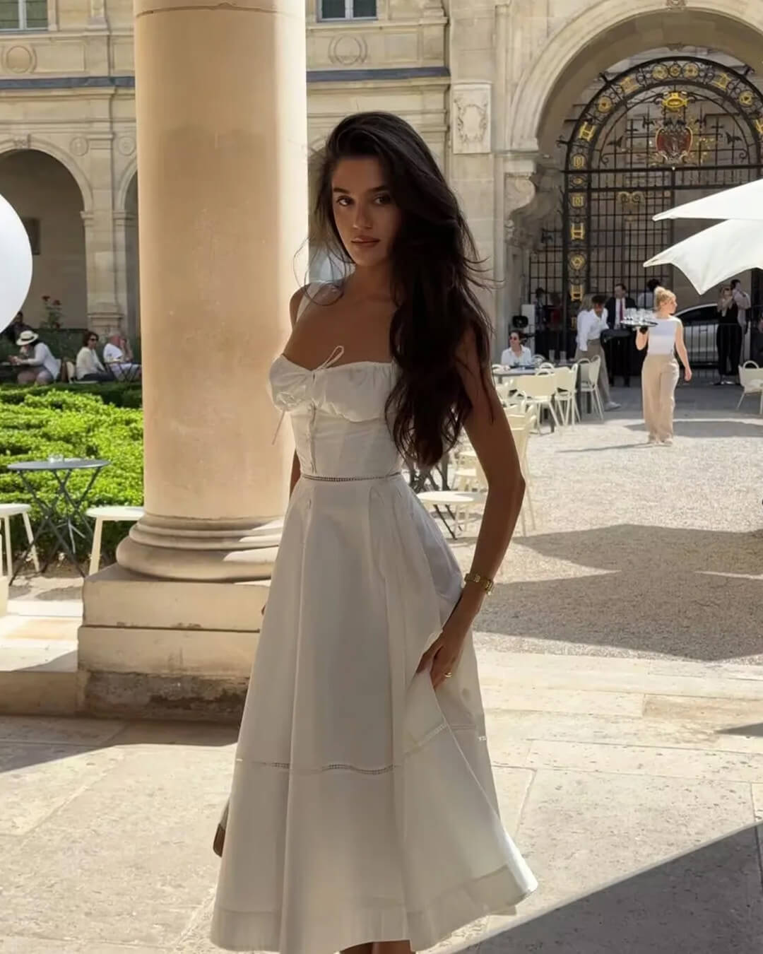 Dina mouwloze midi-jurk met hartvormige hals