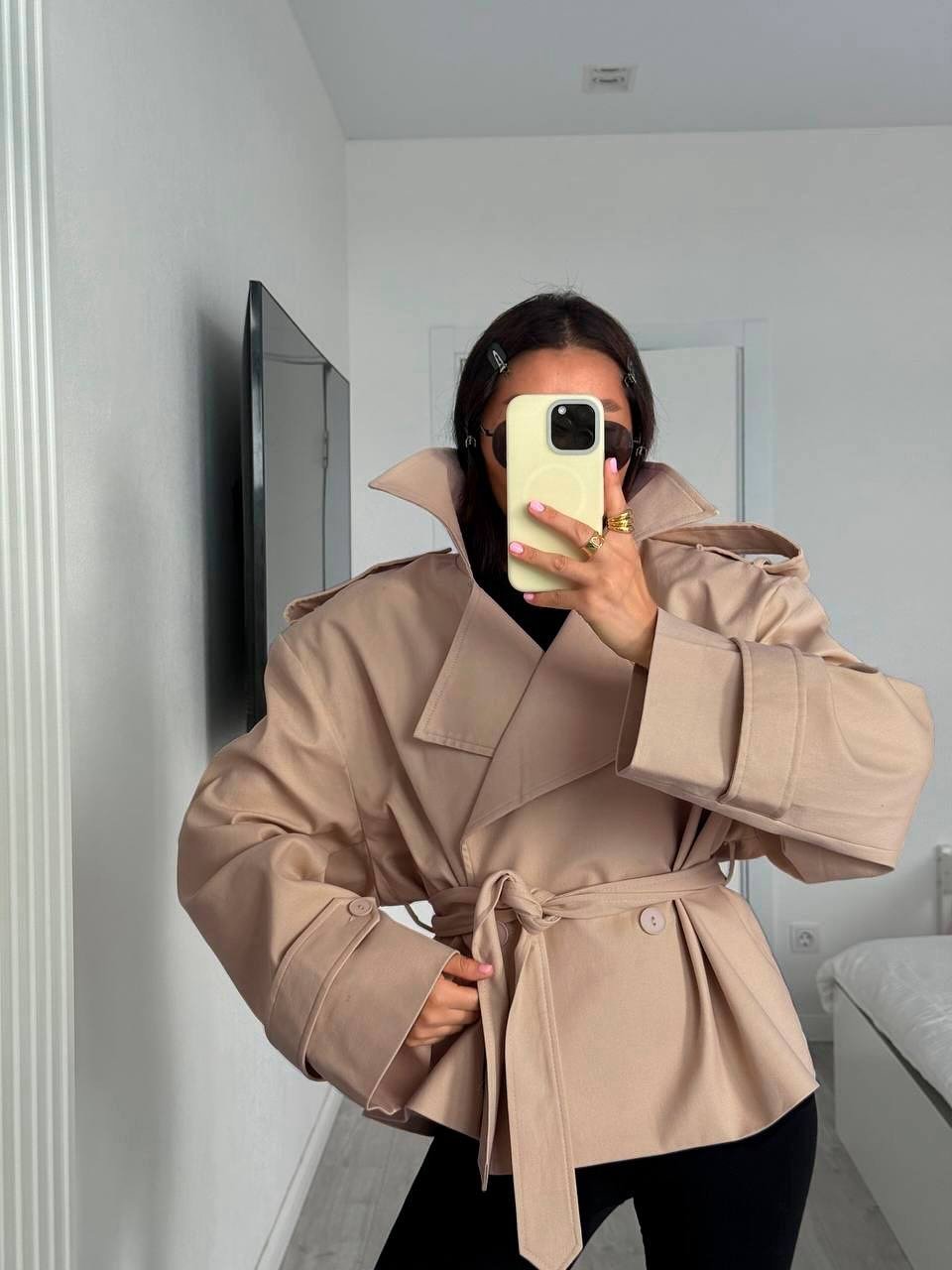 Dorothy korte trenchcoat met vetersluiting