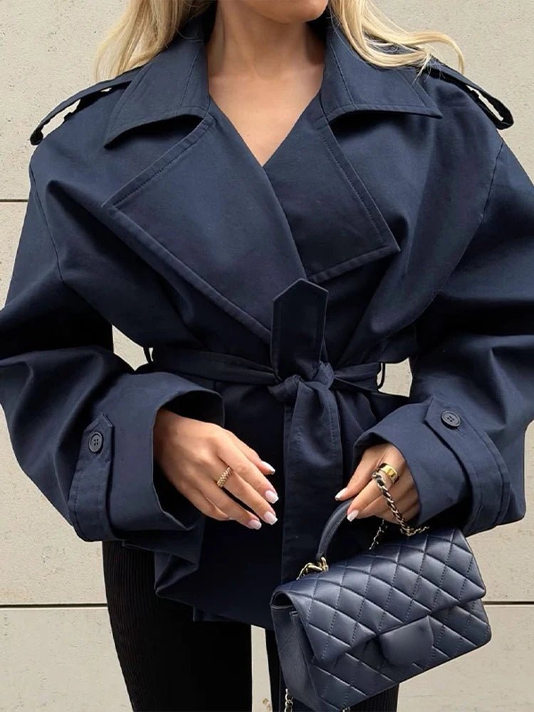Dorothy korte trenchcoat met vetersluiting