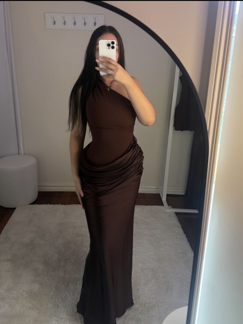 Ella maxi-jurk met één blote schouder