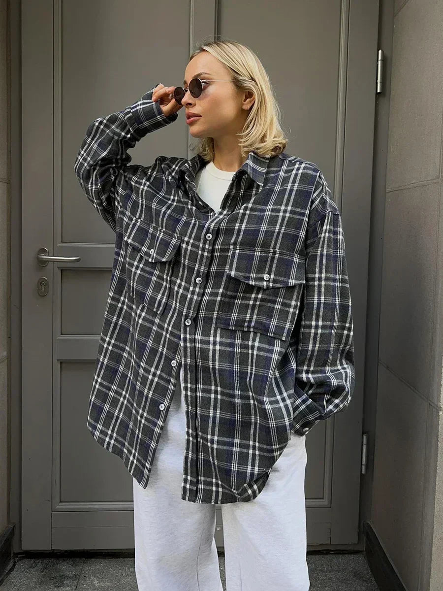 Emma losvallende geruite blouse