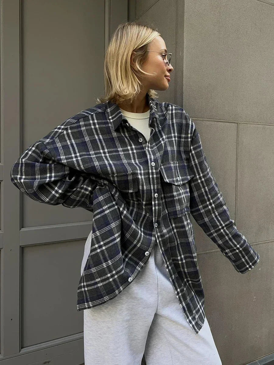 Emma losvallende geruite blouse