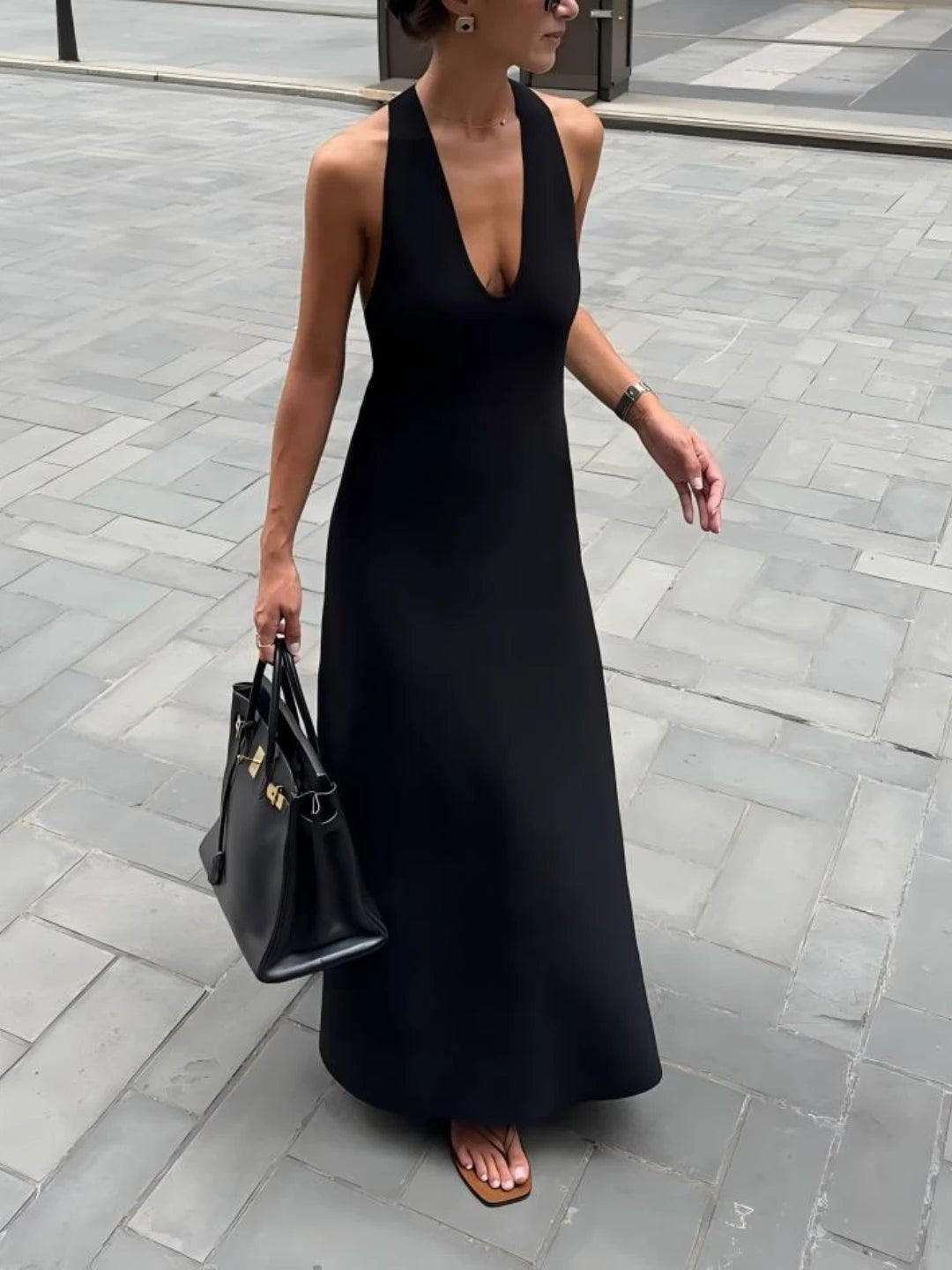 Erica maxi-jurk met diepe V-hals en halternek