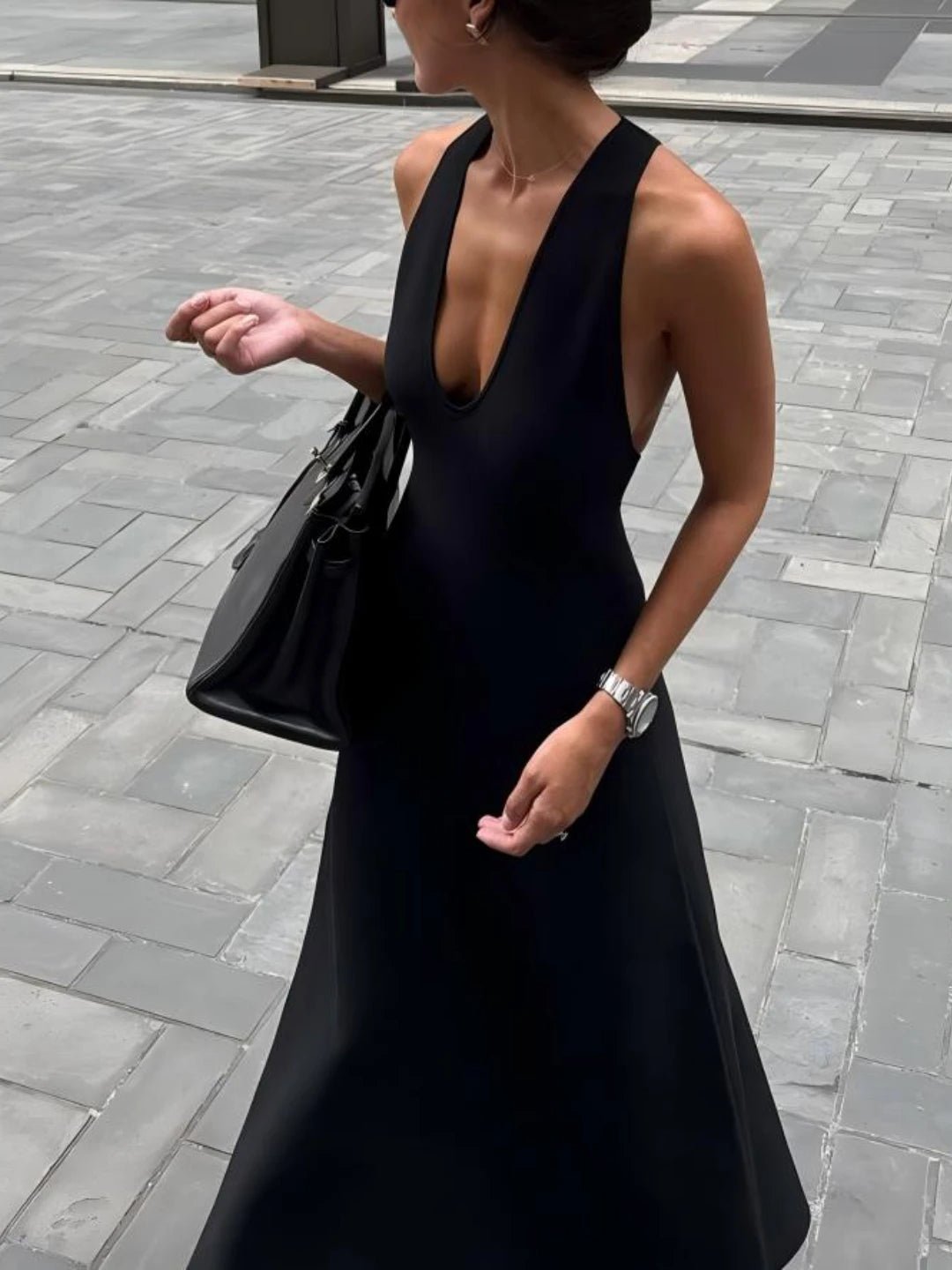 Erica maxi-jurk met diepe V-hals en halternek