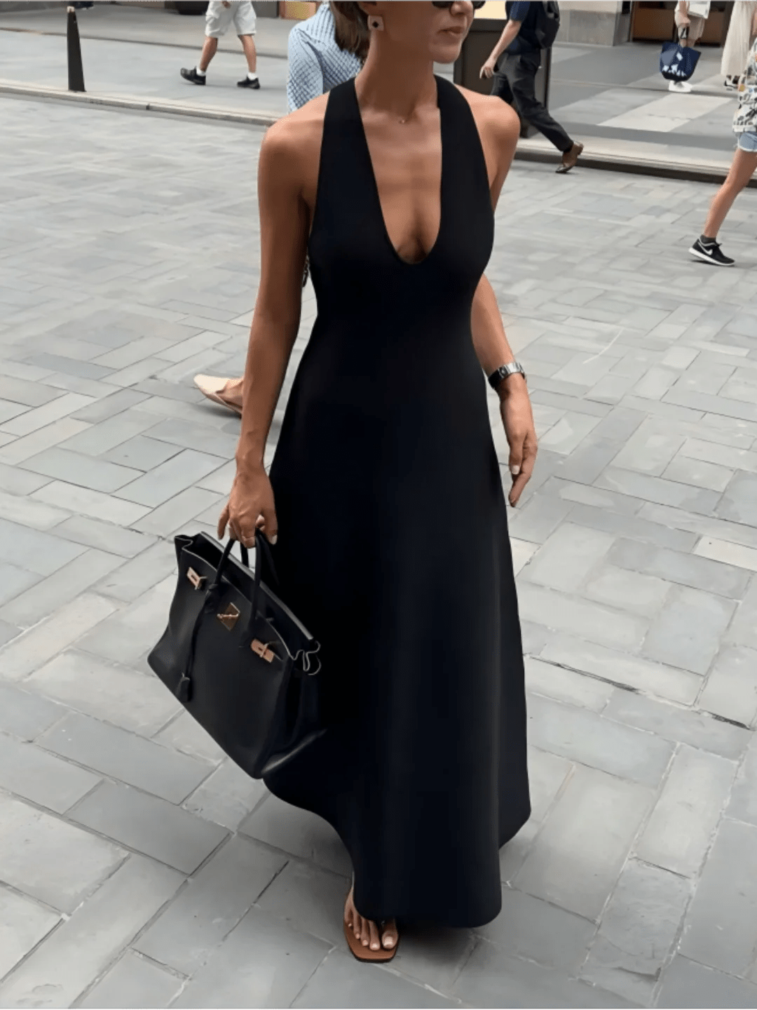 Erica maxi-jurk met diepe V-hals en halternek