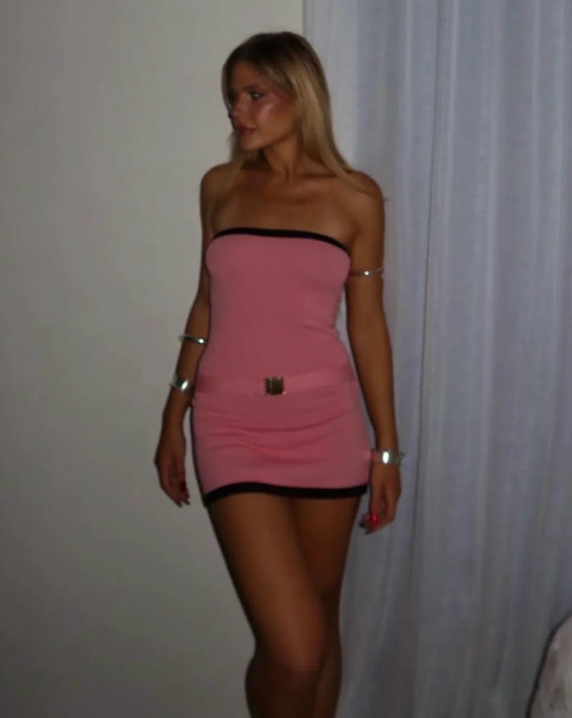 Eva strapless gebreide mini-jurk met gespdetail