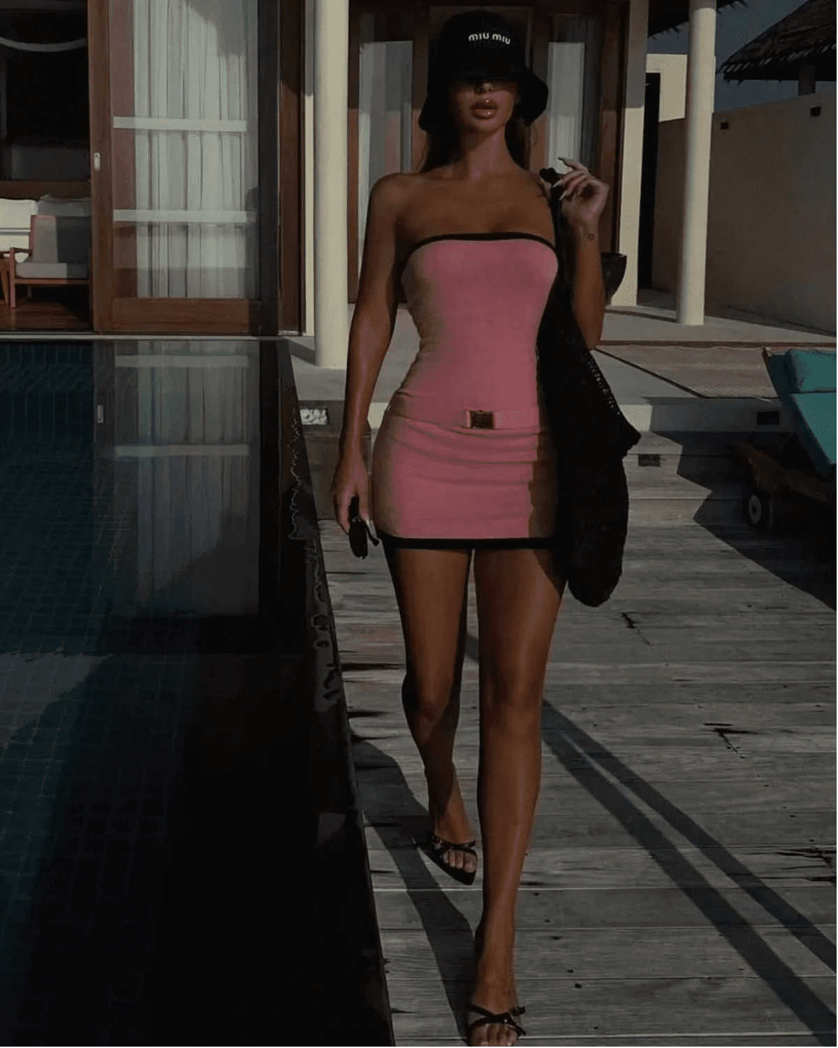 Eva strapless gebreide mini-jurk met gespdetail