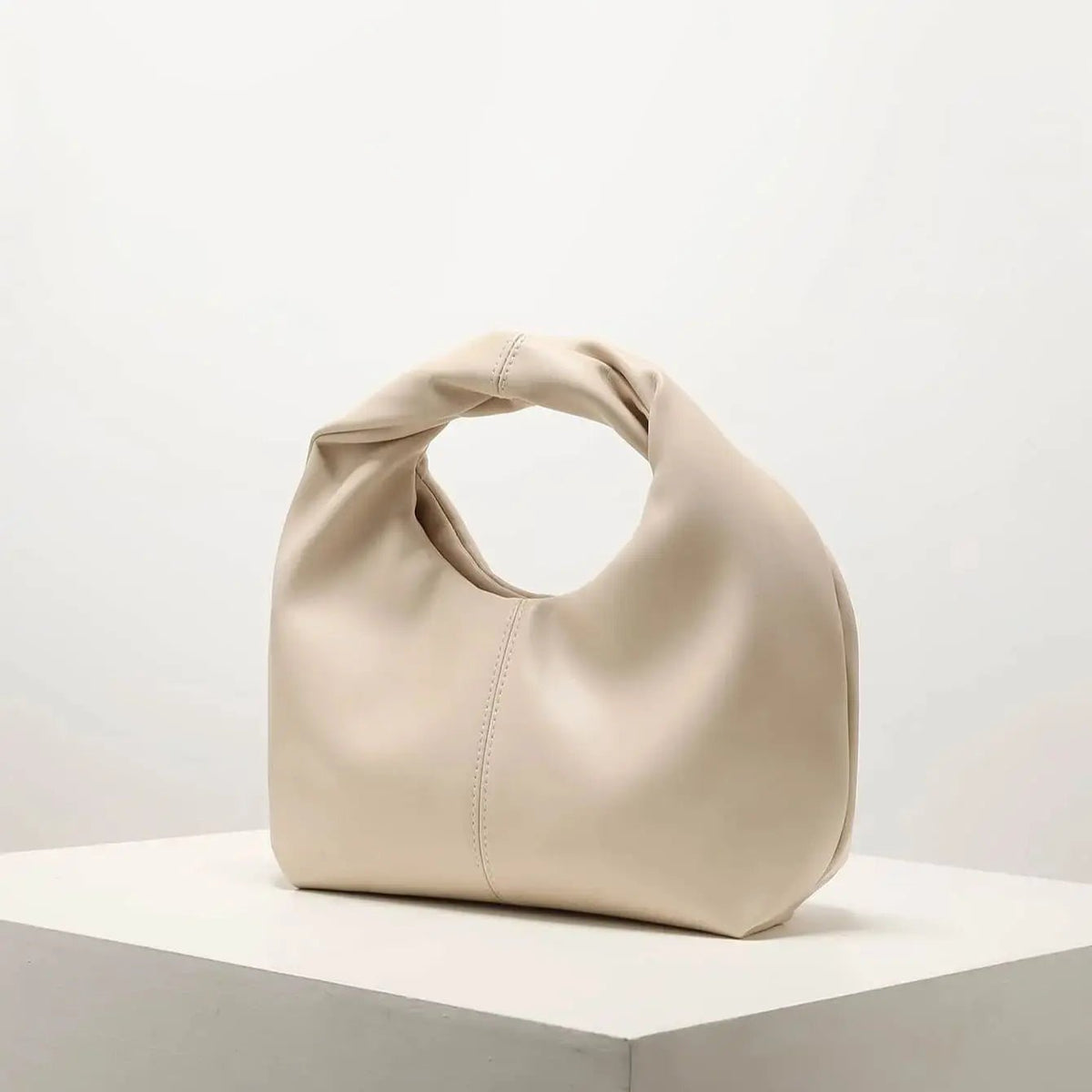 Gelyn leren clutch