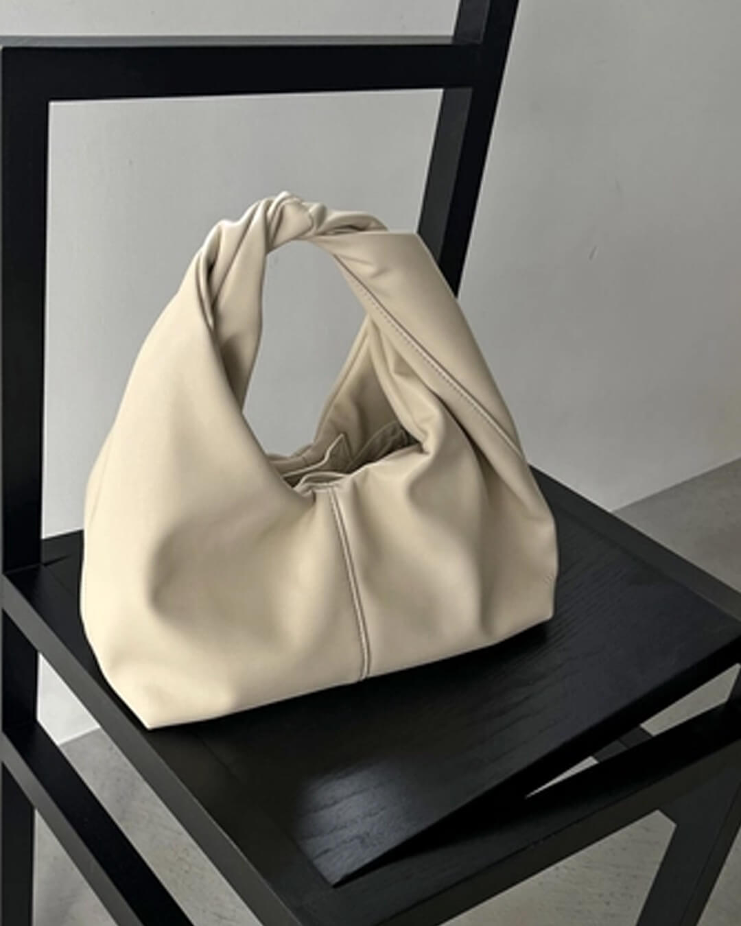Gelyn leren clutch