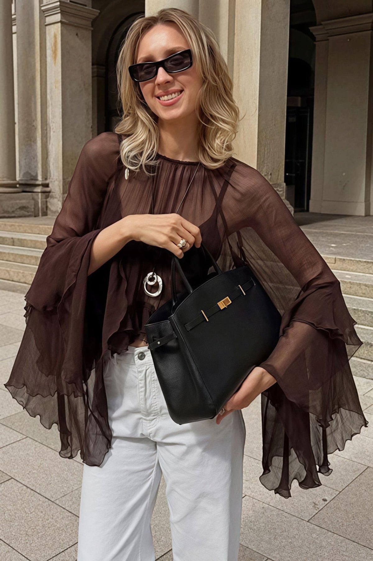 Chiffonblouse met ruches en klokmouwen van Greta