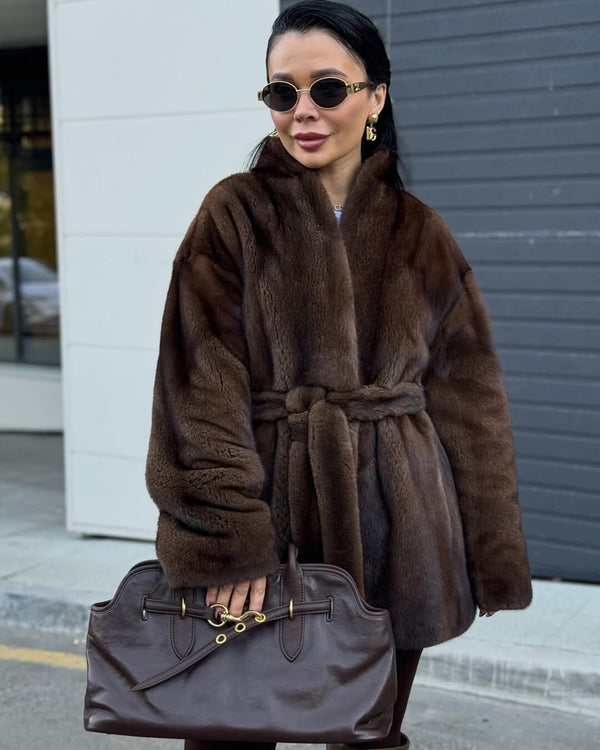 Hazel jas van imitatiebont met ceintuur