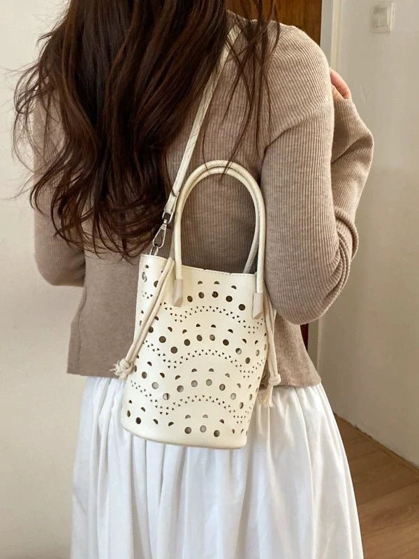 Lara bucketbag met uitsparingen