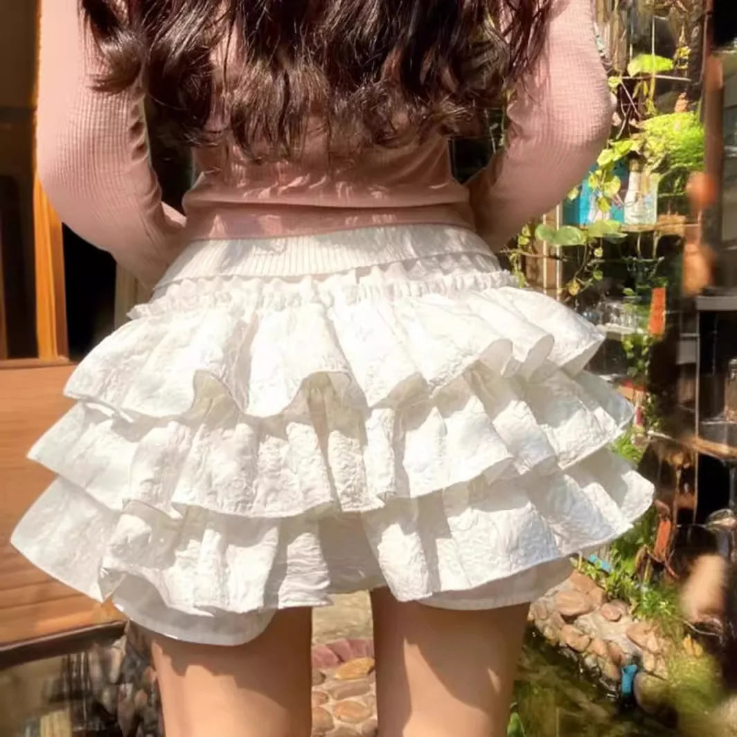 Lena gehaakte shorts met ruches en uitsparingen