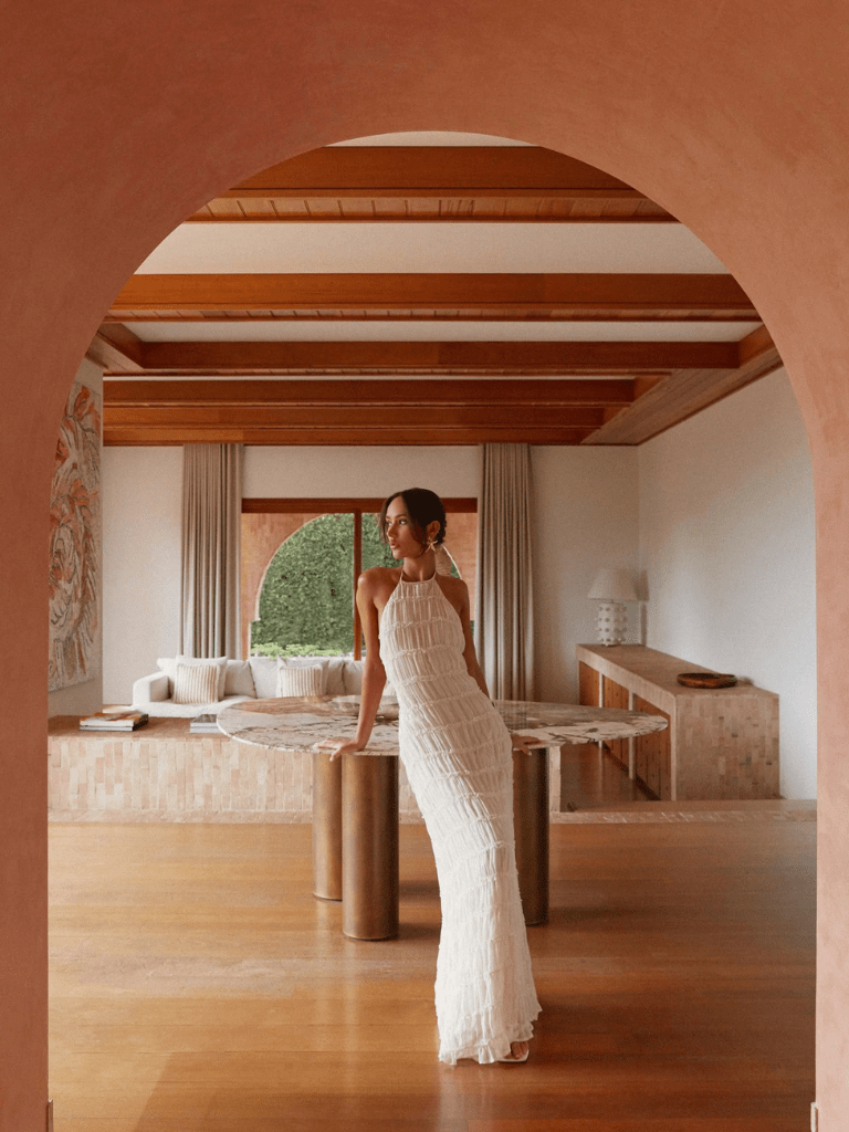 Leslie maxi-jurk met open rug en sculpturale textuur