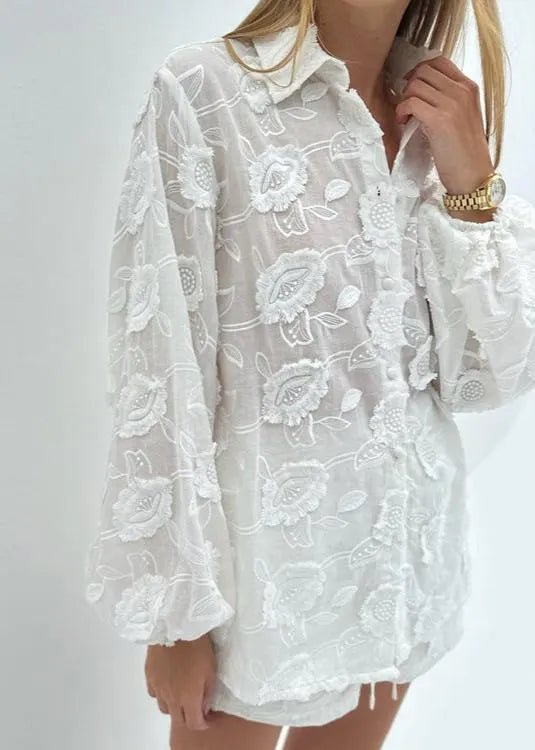 Lily transparante geborduurde blouse- en shortset met hoge taille