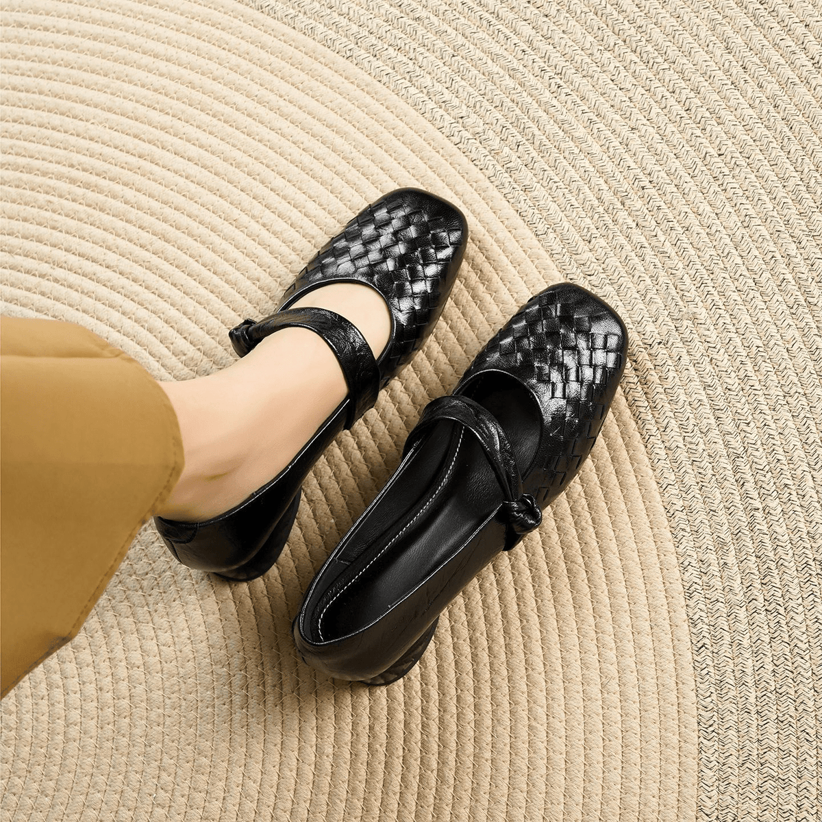 Lisbeth platte schoenen van gevlochten leer
