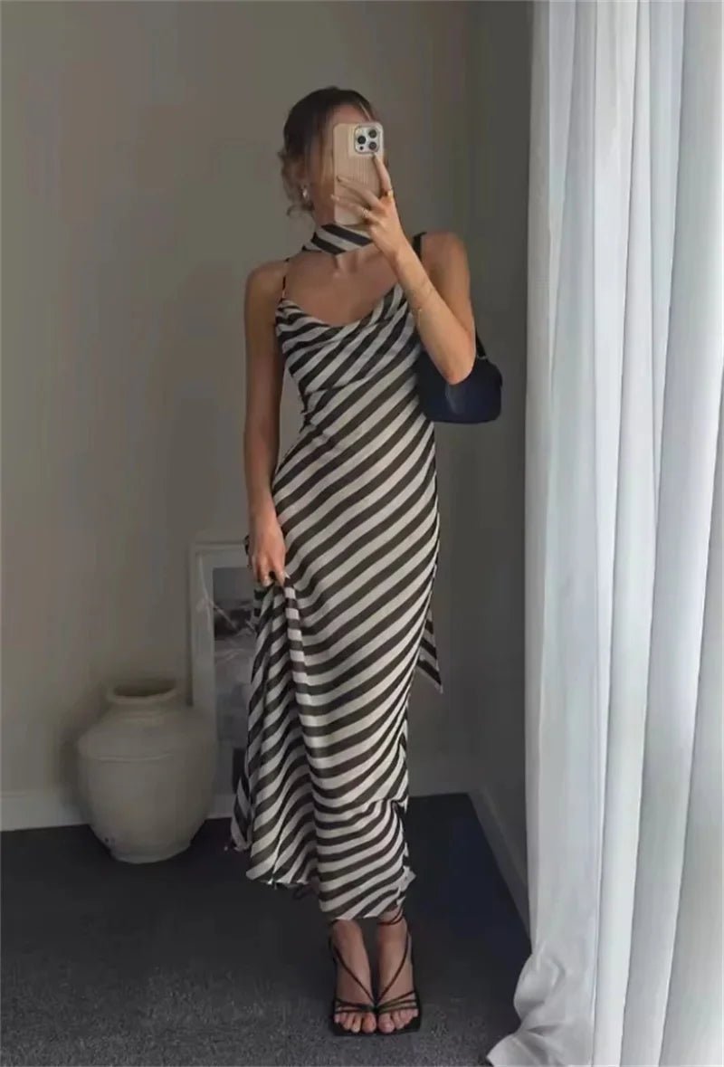 Lola gestreepte maxi-jurk met sjaalkraag