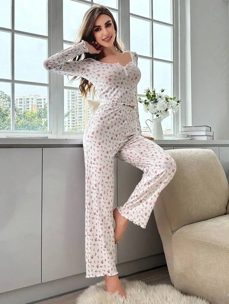 Pyjamaset met lange mouwen en bloemen