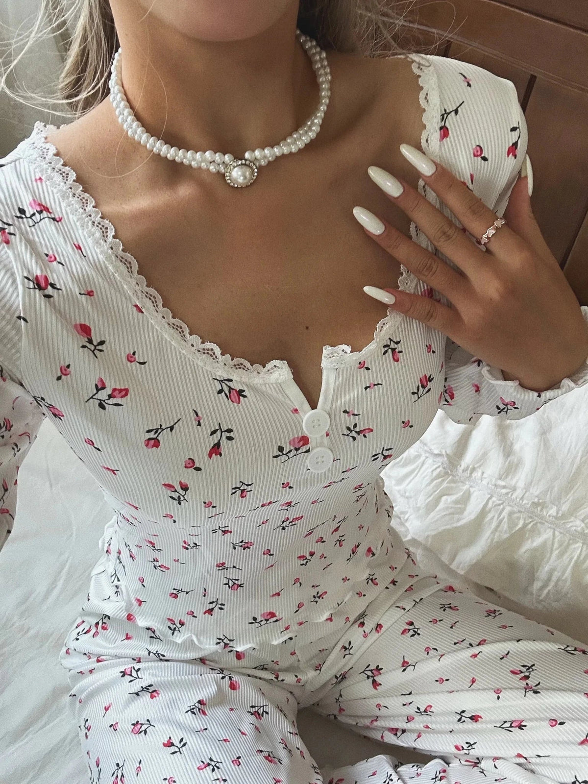 Pyjamaset met lange mouwen en bloemen