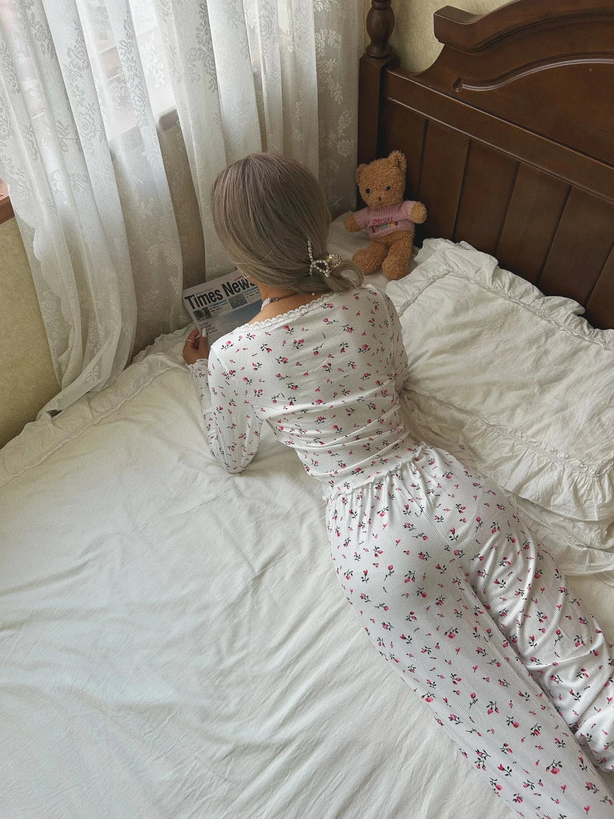 Pyjamaset met lange mouwen en bloemen