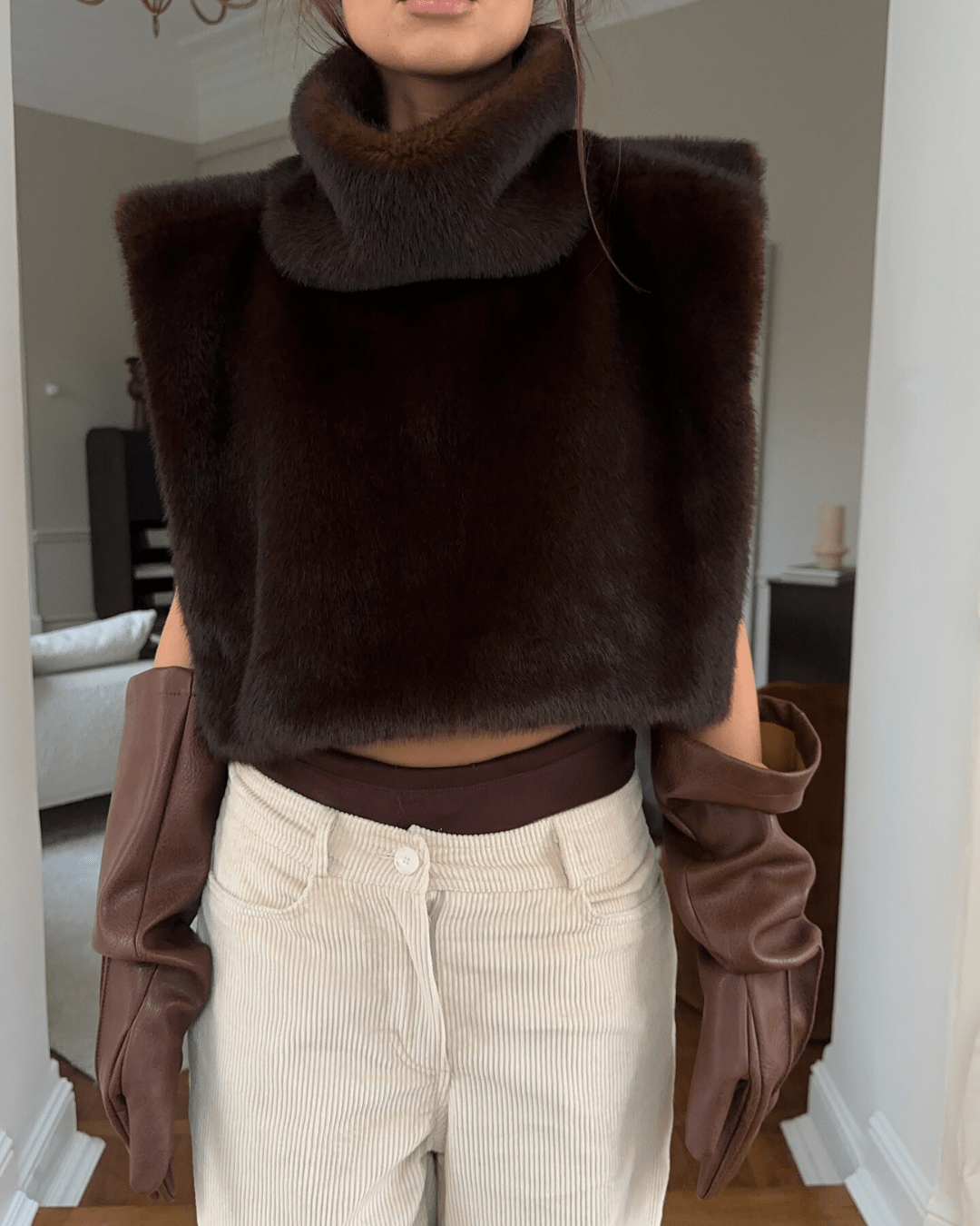 Lorna bodywarmer van imitatiebont met col