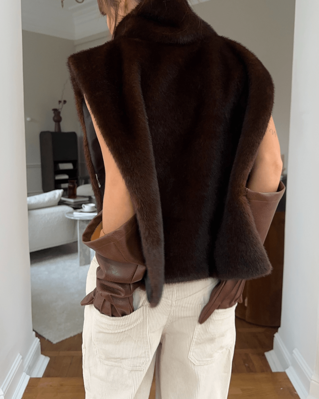 Lorna bodywarmer van imitatiebont met col