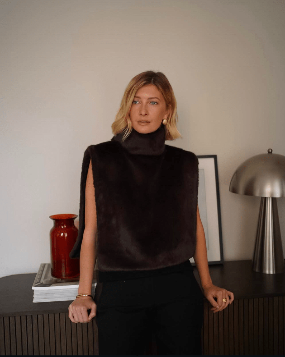 Lorna bodywarmer van imitatiebont met col