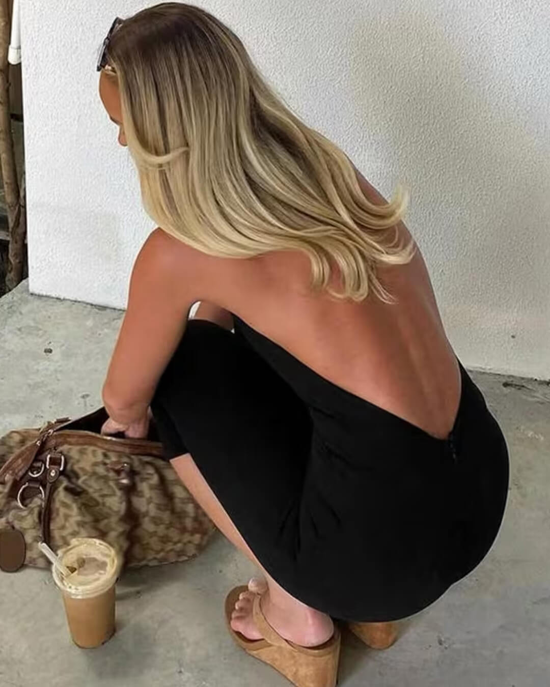 Lucy jumpsuit met halternek en open rug