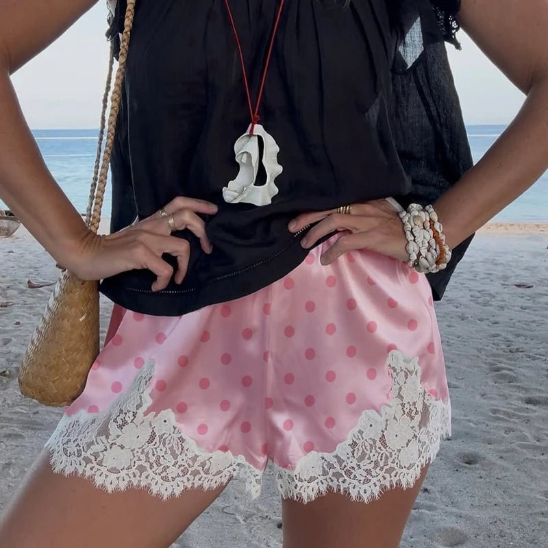 Lucy satijnen short met kant en stippen