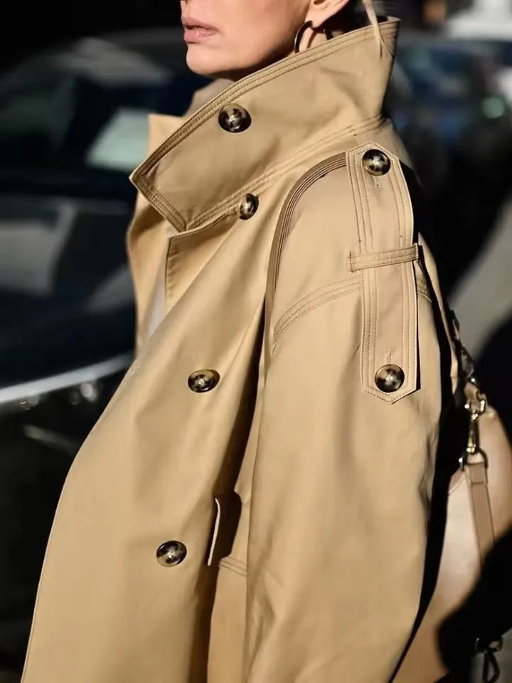 Lucy korte trenchcoat met opstaande kraag