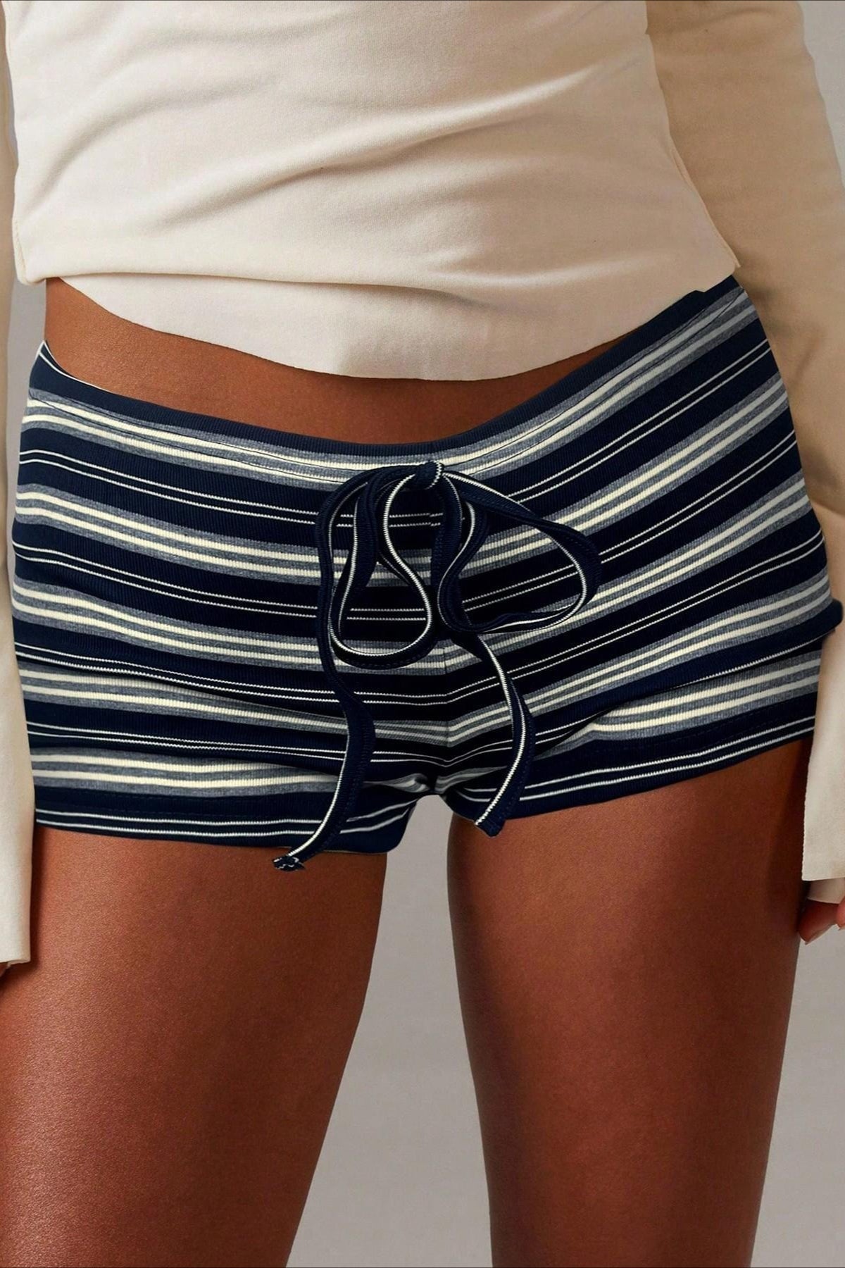 Malina gestreepte shorts met trekkoord en lage taille