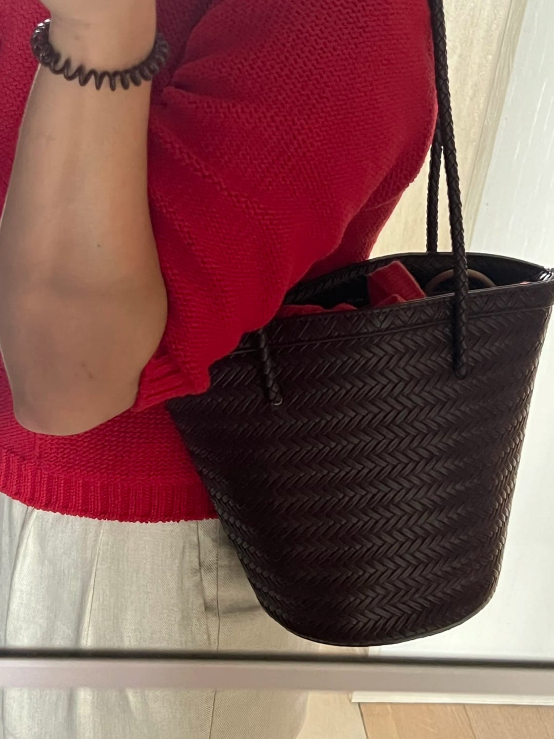 Meryl geweven bucketbag met etui
