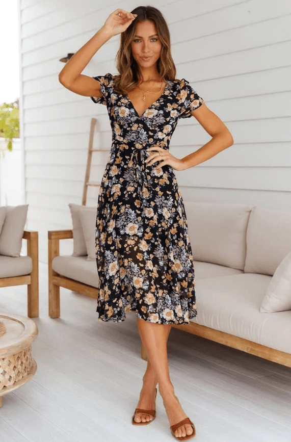 Mona gebloemde midi-jurk met V-hals