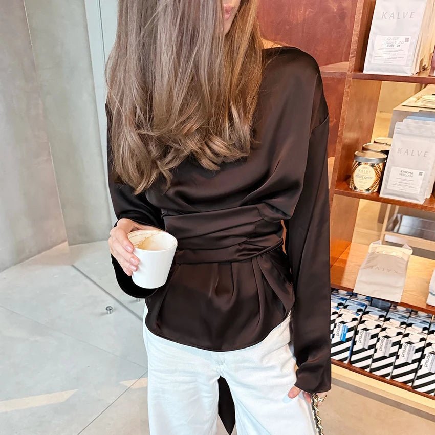 Penelope satijnen blouse met striksluiting op de rug