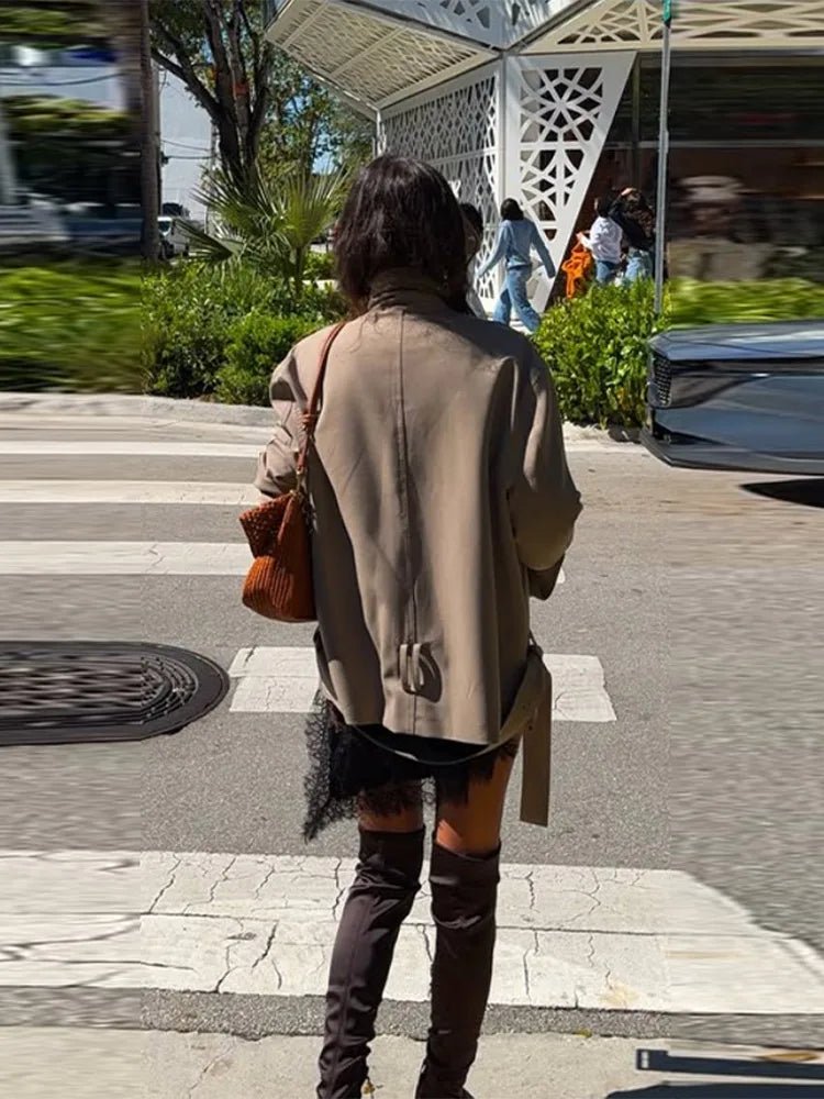 Saddie korte trenchcoat met ceintuur