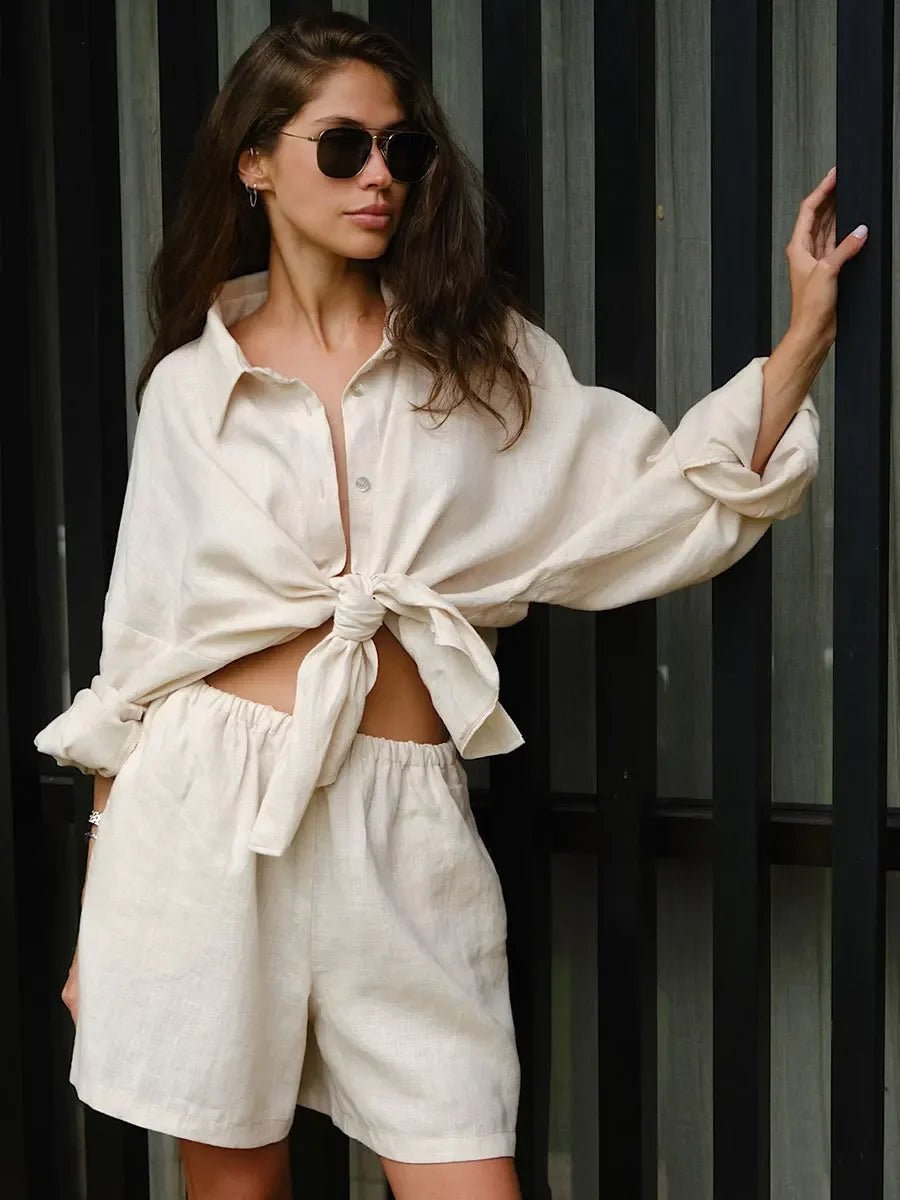 Sally set met revers, ballonmouwen en shorts