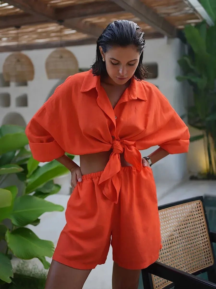 Sally set met revers, ballonmouwen en shorts