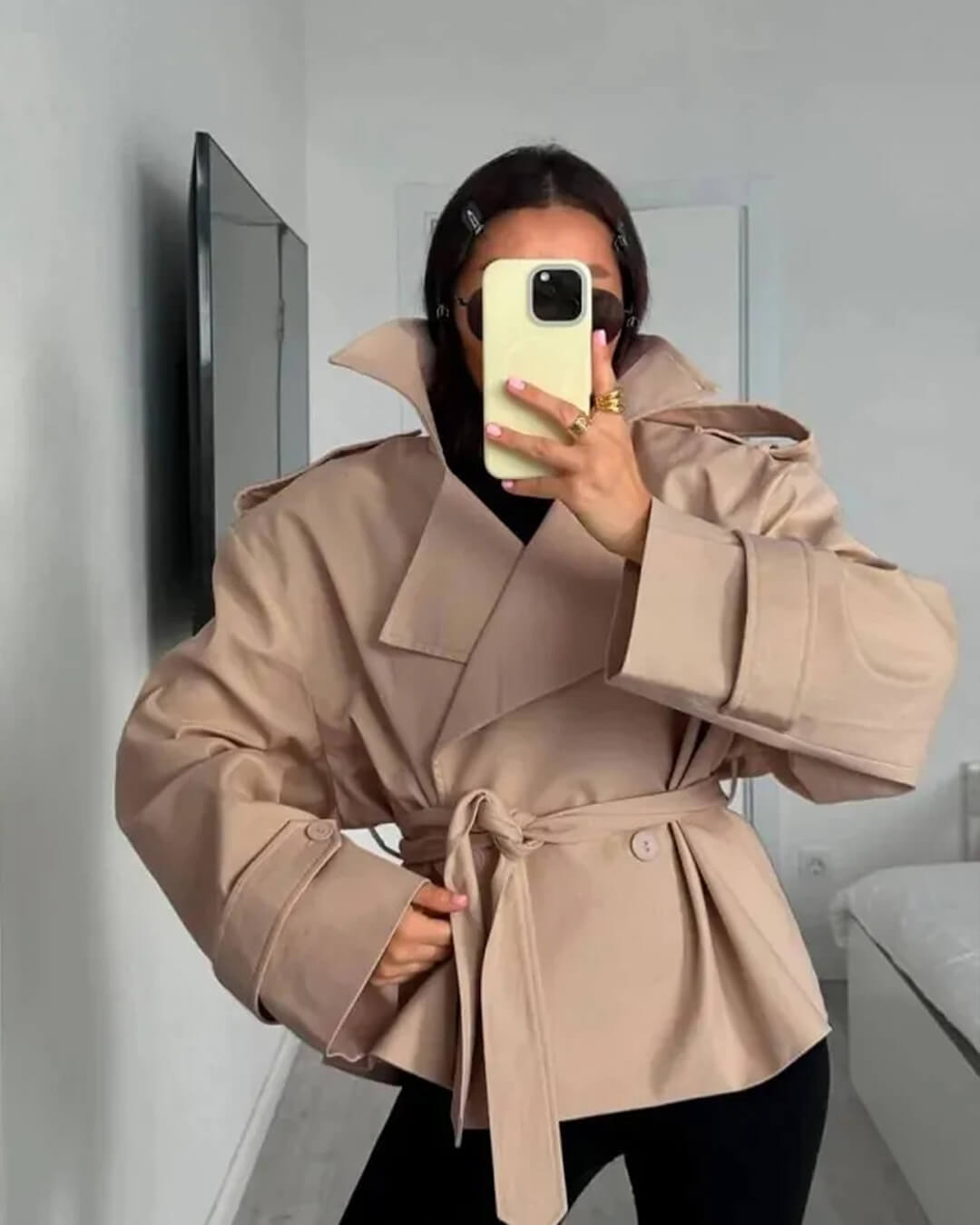 Sandy korte trenchcoat met veters